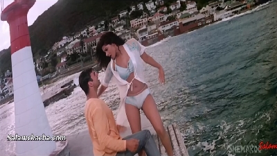 Aayega Maza Ab Barsaat Ka(Hot & Romantic)